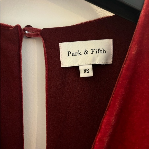 Park & fifth Kendal dress in raspberry velvet - Picture 4 of 6